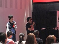 番組でおなじみのスタッフKは前説を担当。「表参道に来るのは苦痛だったことでしょう」と労をねぎらったが、中には関西から来たファンも。コールアンドレスポンスの練習ではあまりの声の小ささに「そんなんじゃ始まらない！」と士気を高めた。