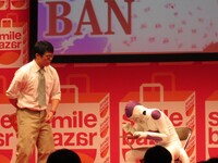 フリーザコントを披露したBAN BAN BAN。フリーザが缶の蓋でバシバシツッコまれる貴重な姿を見ることができる。