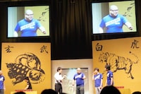 木村の代わりに登場したしあつ野郎。身振り手振りから声や口癖まで完璧に木村になりきっていた。