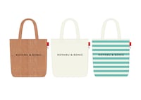 トートバッグ（中）のイメージ写真。価格は2000円。