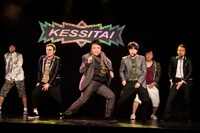 コント「KESSITAI」の一場面。