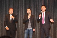笑い飯は同劇場で単独ライブを行った際に、出演した外国人がセリフをほとんど台本通りに言えず、アドリブで「スミマセン」と言われライブ全体が残念な空気になったことを明かした。