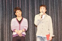 カートヤング（右）とエリートヤンキー橘（左）。カートヤングが楽器の口真似を披露したため、何も披露することがなかった橘は「母親がヤクルトのリーダーです」と自慢した。