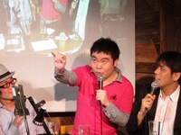 単独ライブのチラシからまたも思いっきりいじられたくじら。「ネタを見せてみろ」と言われ、ロッククライマースターシリーズを披露。