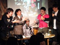 休憩ではジャンケンで負けた人がウェイターを担当。