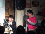 トイレに行ってる間にハマカーン神田が登場し、居場所がなくなったくじら。