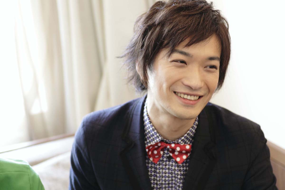 休日の過ごし方を聞かれた高佐。「僕は中学の頃、卓球部だったんです。卓球が大好きなんで、休みの時はだいたい表参道にある卓球バーに行っていますね」と答えた。Photo：飯野高拓