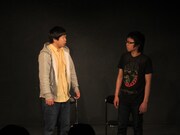 リトレインのコント。銭湯に行くほど仲の良い2人だが……。