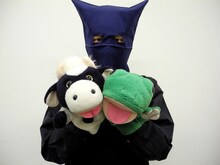 お笑いナタリーにコメントしているパペットマペット。