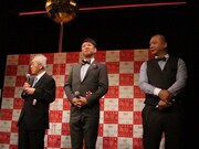 蛭川理事長のコメントに興味をひかれたTKOの2人。木本はさっそく「蛭川さんはこの辺のドンってことですよね？ 完全に媚びていきたいと思います」と頭を下げた。