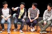 島根の両サイドになかよしが着席。結成1年後には熊本が「辞めたい」と言い出したそう。熊本は現在作家・俳優として活躍中。坂本は現在群馬在住だが、舞台に立ちたいという願望を明かした。(c)フォトプロ