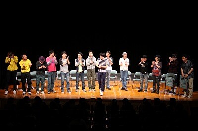 「トークライブ『銀座七丁目劇場芸人のその後』」には当時劇場に出ていた芸人たちが大集合。スタートメンバーからラストメンバー、さらに飛び入りゲストも登場し思い出話に花が咲いた。(c)フォトプロ