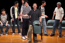 一番の先輩・はりけ～んず新井はボケまくっていたが「当時は怖かった」という声が続出。当時芸人たちの間で流行っていたドッキリの話では「演技が下手すぎた」と周囲からツッコまれた。(c)フォトプロ