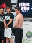 庄司は「この日のために仕上げてきました」と肉体美を披露。藤本は「みなさん見てください。筋肉もさることながら、乳首がキレイ！」と後輩を褒め称えた。