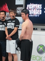 庄司は「この日のために仕上げてきました」と肉体美を披露。藤本は「みなさん見てください。筋肉もさることながら、乳首がキレイ！」と後輩を褒め称えた。