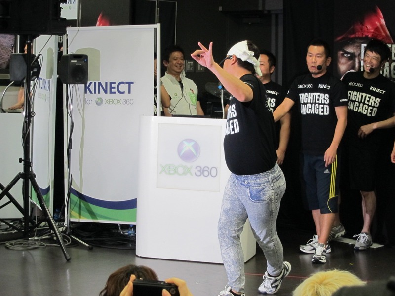 原西は実践にもかかわらずギャグの動きでふざけてばかり。しかし見事勝利した。