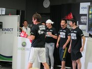 マイグローブで対戦したしずちゃんは、あっという間に相手をKO。FUJIWARAと庄司も「つよ！」と驚きを隠せない様子だった。