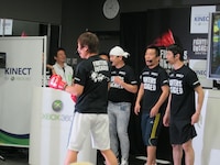 マイグローブで対戦したしずちゃんは、あっという間に相手をKO。FUJIWARAと庄司も「つよ！」と驚きを隠せない様子だった。