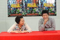 「印税生活の味をしめた人がそう簡単には戻れないなと思った。面白い対戦になるんじゃないかな」と余裕の発言を繰り出すいとう（左）に、田村（右）は「正直『なめんなよ』と。貧乏に関しては芸人の中でもかなりプロフェッショナルなので」とプライドを覗かせた。(c)テレビ朝日