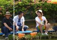 ロケでは関西パワーに圧倒される佐久間。(c)KTV