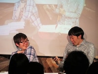 男性の声のバージョンにも挑戦。アプリのキザなセリフに「無理無理無理」と飛び退いた。散々このアプリで盛り上がった2人だが、「モテる男性はこんなの要らないよね」という結論に落ち着いた。