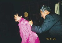 写真集「林家ペー、パー子の爆笑芸能写真館」より、石原慎太郎＆林家ペー（2003.11.26　テレビロケ収録）。