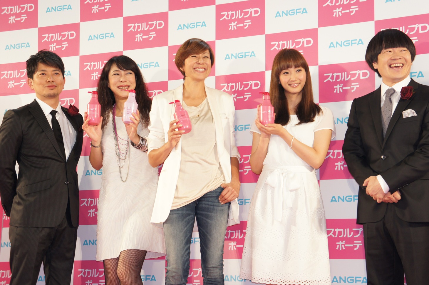 フォトセッションの一場面。