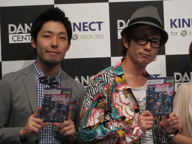 東京・Shibuya O-EASTにて行われた「Kinect」のダンスゲーム「Dance Central」に登場したオリエンタルラジオ。