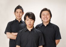 7月29日（金）から31日（日）まで、下北沢・駅前劇場にて「フラミンゴコントライブvol.20『BY MY FOOT』」を開催するフラミンゴ。辻本と吉田は映画「劇場版 神聖かまってちゃん ロックンロールは鳴り止まないっ」に出演中。吉田は映画「ポールダンシングボーイ☆ず」の脚本を担当、竹森は同映画に出演している。