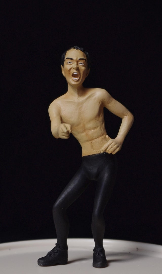 江頭2:50のコレクションフィギュア商品「江頭2:50 四十八変化コレクション」。写真は「お前に一言、物申す！」ポーズ。1個630円。