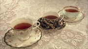 「極める! 田中卓志の紅茶学」に登場する紅茶セット。田中がおいしい入れ方を学んでいく。(c)NHK