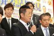 今回が初参戦の三遊亭円楽（中央）。「出たい番組のひとつだった。噺家の仲間の話はあまり世間に知られてないので、そのあたりを中心に“囲われた世界”の逸話を……」と意気込みを語った。