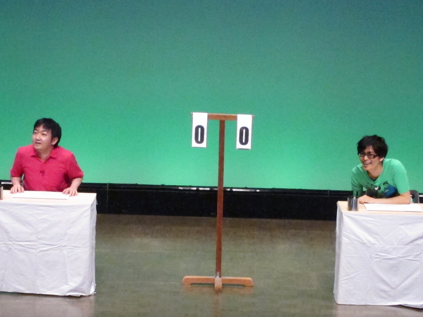決勝の宮崎対加藤。両者演劇人の気持ちを知り尽くした回答で、演劇ファンの多い会場は大爆笑。ダークな回答の多い宮崎に林は「結局宮崎さんが自らを下に見ていることがわかった」とコメント。