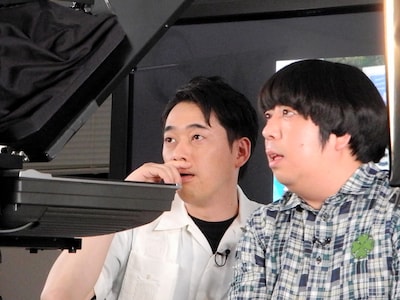 Ustream番組「生で、教えて！バナナマン」に出演したバナナマン。