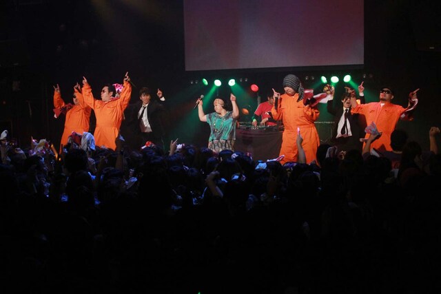 東京・渋谷club asiaにて行われたクラブイベント「DYNAMITE BAKA SOUL」。写真は豊満乃風とミンチ。