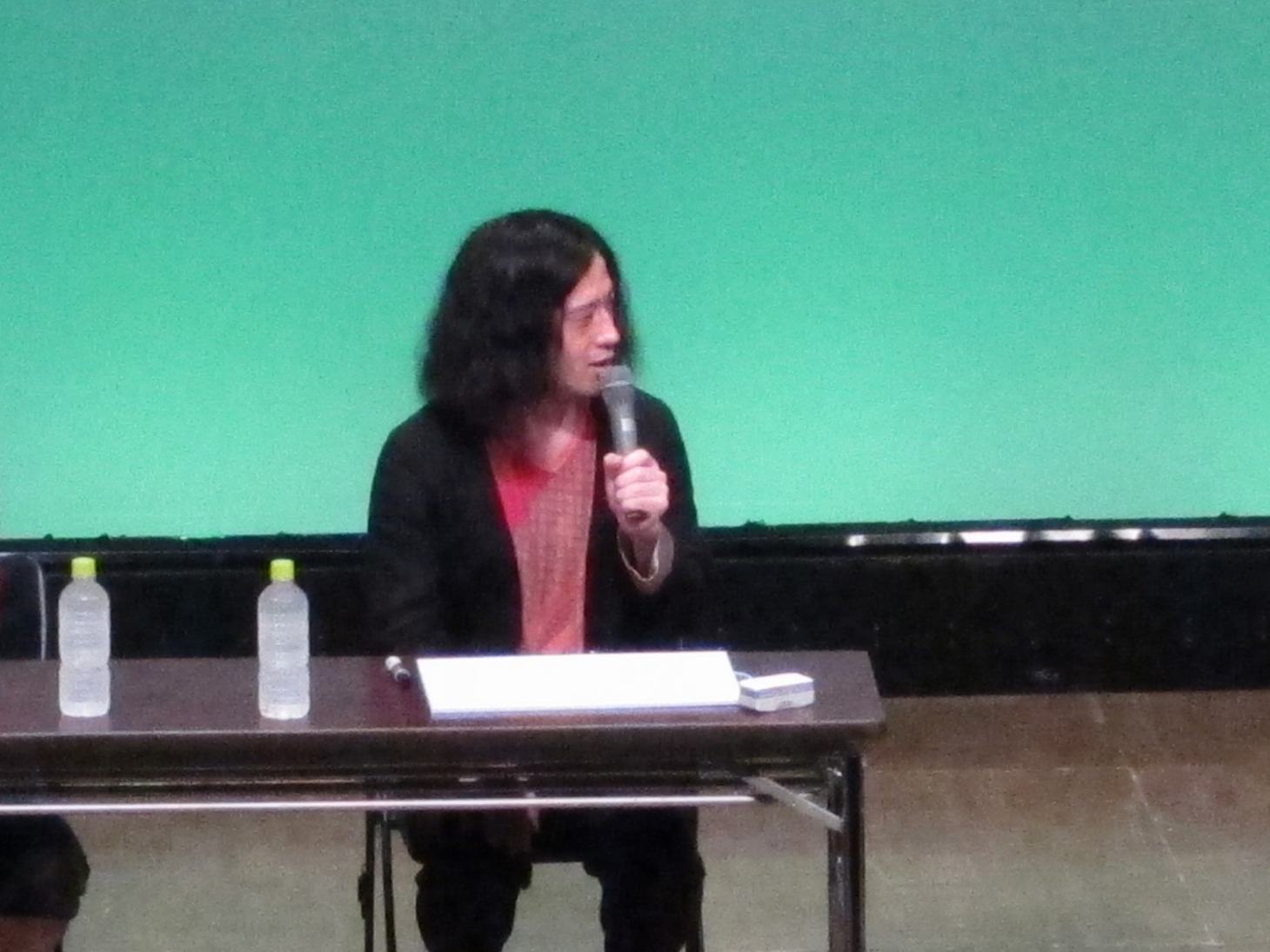 初参加にもかかわらず、どの企画にもすんなりなじんだ又吉。自身の企画「ベストイレブン」では、先輩木村に「又吉さんがそういうなら」とたじろがせるほどの熱いサッカートークを見せた。