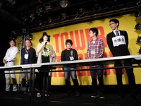 鳥居と握手できるのが6分の1の確率という握手会。鳥居以外に握手するのは、ラブ守永 、ピンボケたろう、ジャンケンで勝ち抜いてキャリーバッグをもらった観客、コンテンツリーグの宣伝担当、DVD「再生」で夫役を演じた吉田さん。