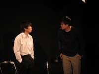 ピテカントロプスは反抗期をテーマに斬新なコントを披露。