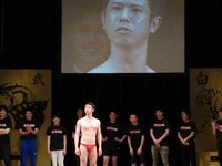 どんなときでも「ミキティー！」のギャグは欠かさない庄司。