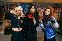 「ピラメキーノ」の新女ヤンキーユニット「ブラックラブリイ」。メンバーは、ブラック（フルーツポンチ村上）、ブサイク（はんにゃ川島）、ブキヨウ（フルーツポンチ亘）。(c)テレビ東京