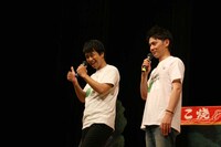 「地元に住みます芸人」滋賀担当のファミリーレストラン。(c)吉本興業