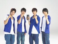 CM「ネスカフェエクセラ『エクセラで、ナツラテ！』篇」に出演する「D☆DATE」