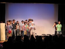 6月20日東京・新宿シアターモリエールにて行われた鬼ヶ島主催ネタライブ「十（じゅう）」。「修学旅行で同じ班になるなら」というお題で、オアシズ光浦、オアシズ大久保、北陽・虻川をめぐり男性陣が分かれた。