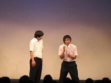 リトレインは、ドキドキ学園コントを展開。7月8日（金）に渋谷・シアターDにて「お笑いトライアングル～人力舎 7月編～」を開催。