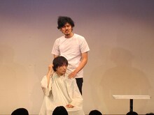 THE GEESE。一見よく見る散髪屋の風景だが、そこでの会話とは。