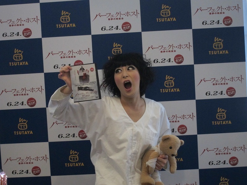 東京・TSUTAYA TOKYO ROPPONGIにて行われたDVD「パーフェクト・ホスト 悪夢の晩餐会」レンタルスタート記念イベントに登場した鳥居みゆき。