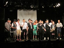 新メンバー公開オーディションを行った超新塾のトークライブ「毎度お騒がせしております」。ゲスト審査員は我が家とザブングル松尾。この日は面接審査に残った13人が登場した。