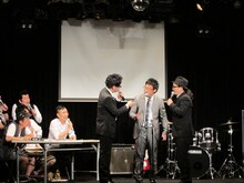 博報堂の社員と聞いたメンバーは「超新塾のバックが強大に？」とビックリ。期待の目を向けられた本人も「……そうなるでしょう！」と抜群の間合いでボケてみせた。