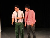 エレファントジョンの漫才。加藤は30半ばになり心配なことがあるという。