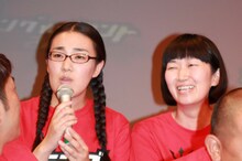 たんぽぽ。白鳥（左）は「優勝賞金で『たんぽぽ劇場』を武蔵小山に建てます。人形劇とかで子どもたちを集められたら」と話し、川村（右）も同調していた。